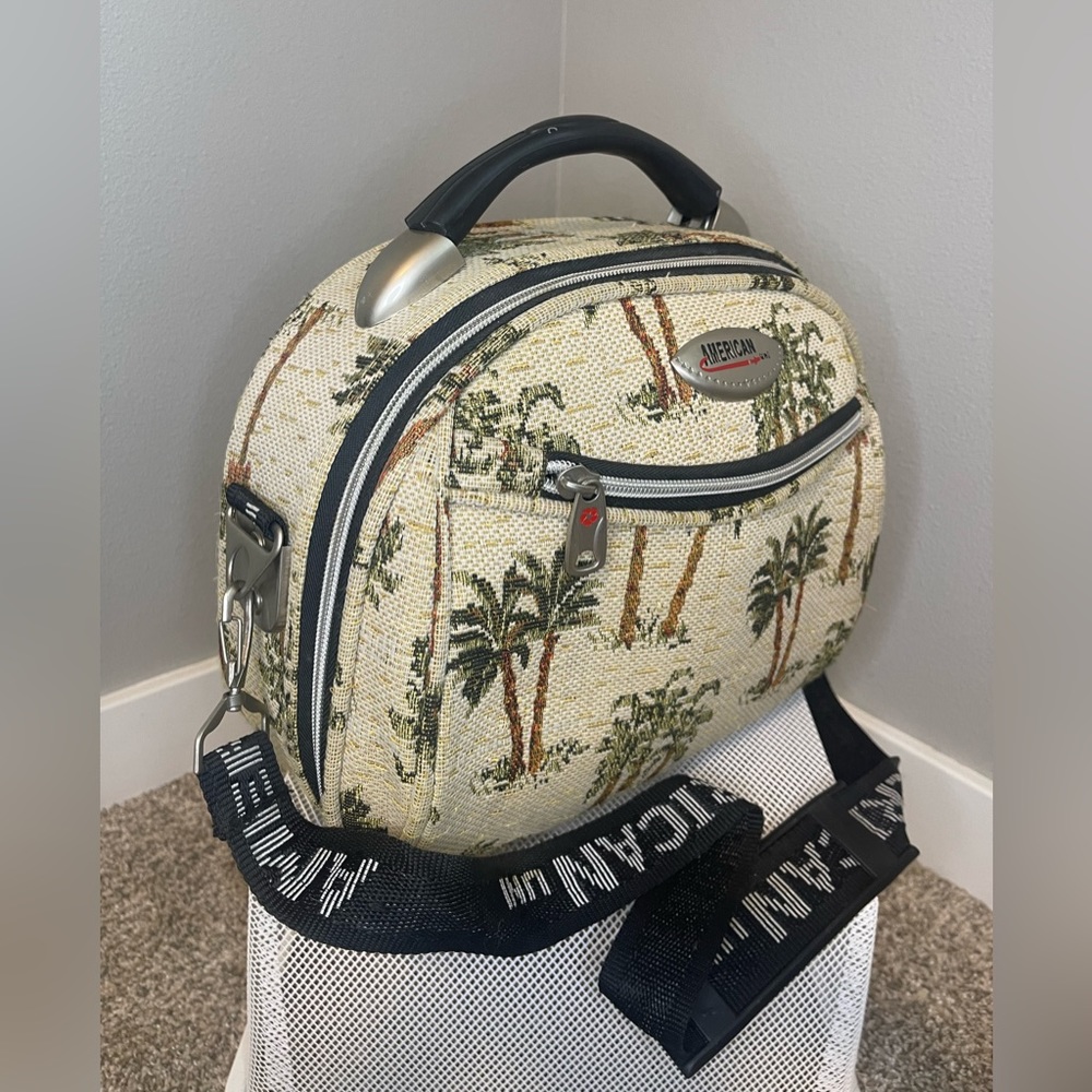 Rare! Vintage Palm Tapestry Luggage/Carryon Case